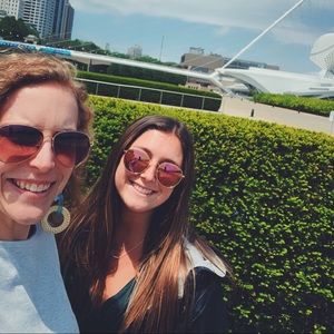 Meet your Posher, Hallie